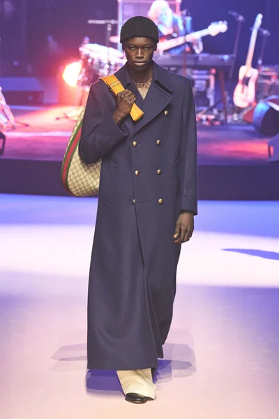 Look 28